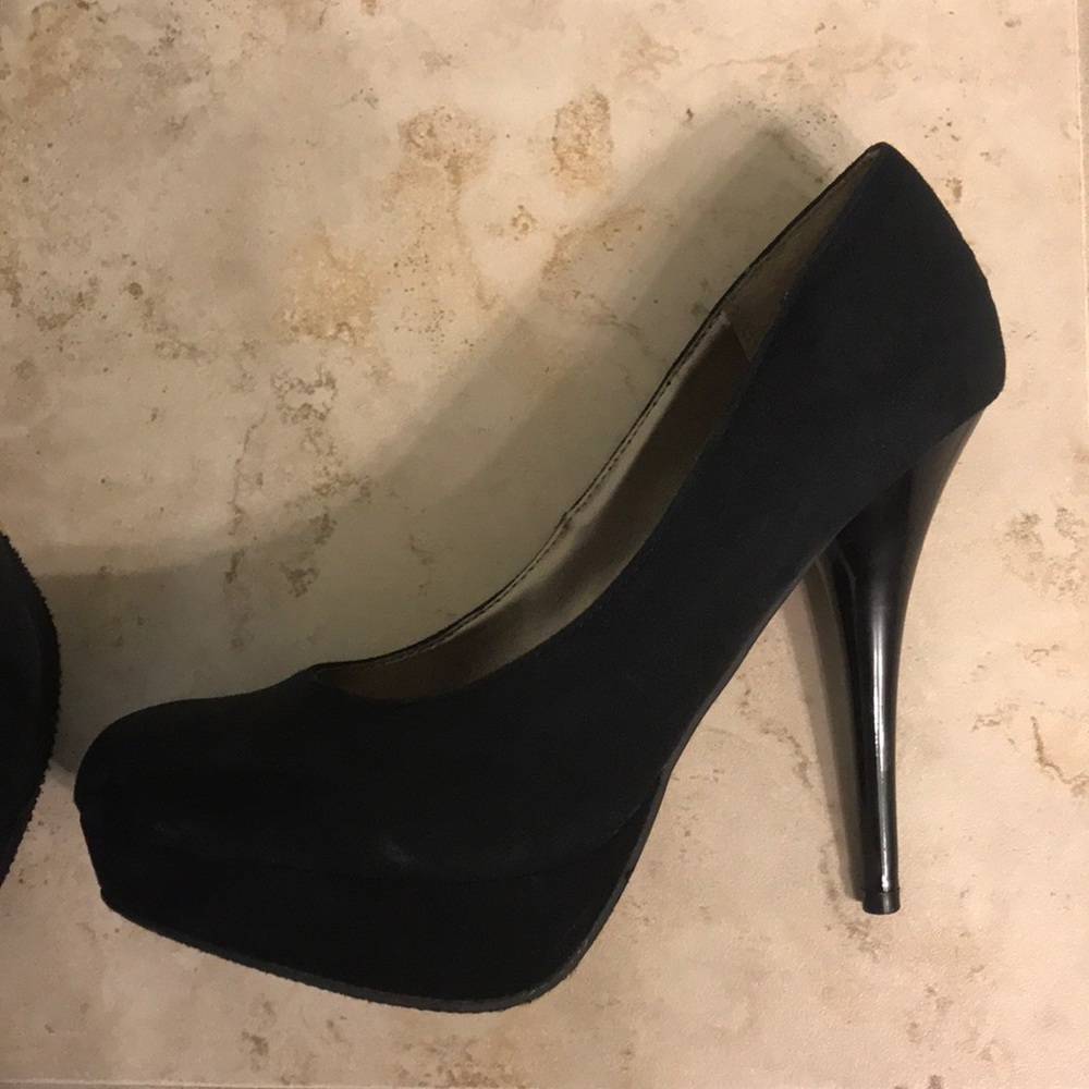 Mossimo platform suede heels